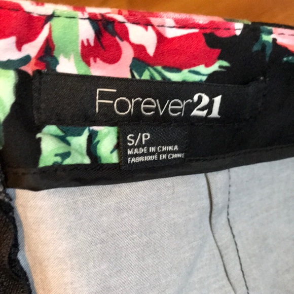 Floral pencil mini skirt - Picture 2 of 3